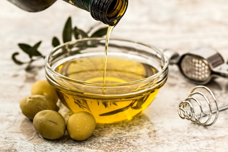 El aceite de oliva es saludable para el corazón. Pexels.  