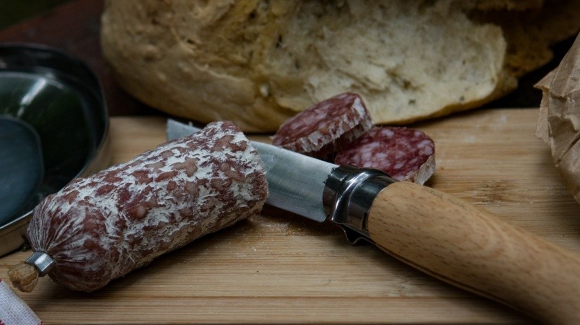 El salami es uno de los productos además del salchichón con posible listeria.(Pexels.)