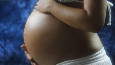 El embarazo adolescente en Cuba es calificado como un serio problema social y de salud en el país