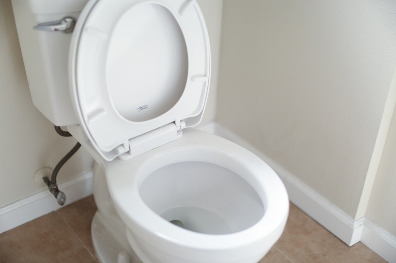 El síntoma clave de incontinencia urinaria de esfuerzo es cuando la orina se escapa durante cualquier actividad que aumente la presión abdominal 