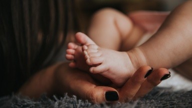 Amputan un pie a bebé en Perú por coágulo; sus padres denunciaron negligencia