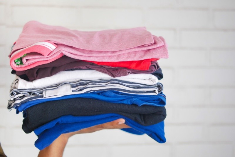  Algunas prendas de ropa sí deben lavarse después de cada uso. Foto: Pexels