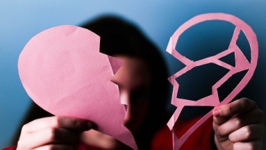 Síndrome del corazón roto: ¿Una ruptura amorosa o perder a un ser querido puede causarlo?