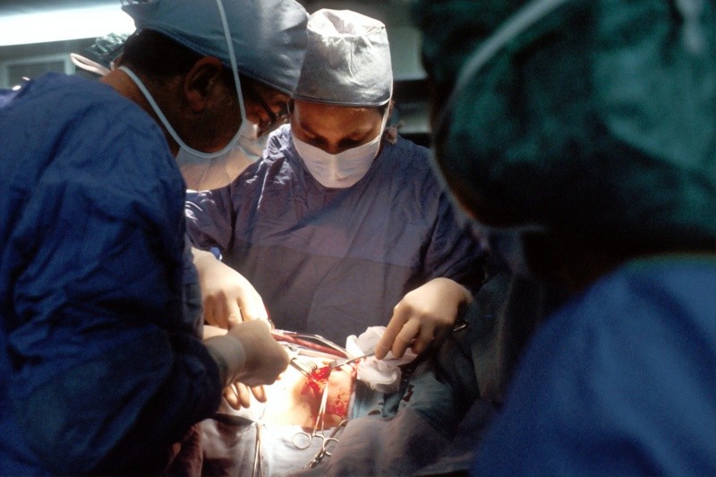 El transplante se llevó a cabo; sin embargo, el cuerpo de Julio Cesar rechazó el riñón