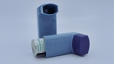 Vitamina D no reduce el riesgo de ataques de asma: Estudio