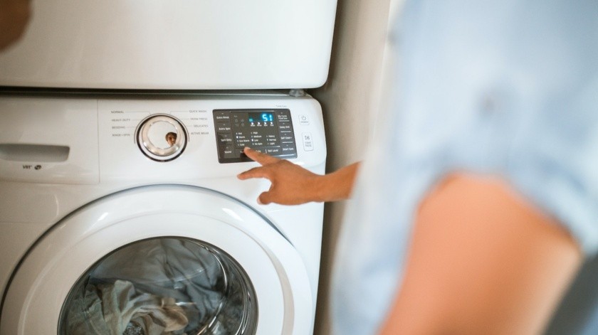 La lavadora tiene varios ciclos para que la ropa se conserve más(Pexels.)