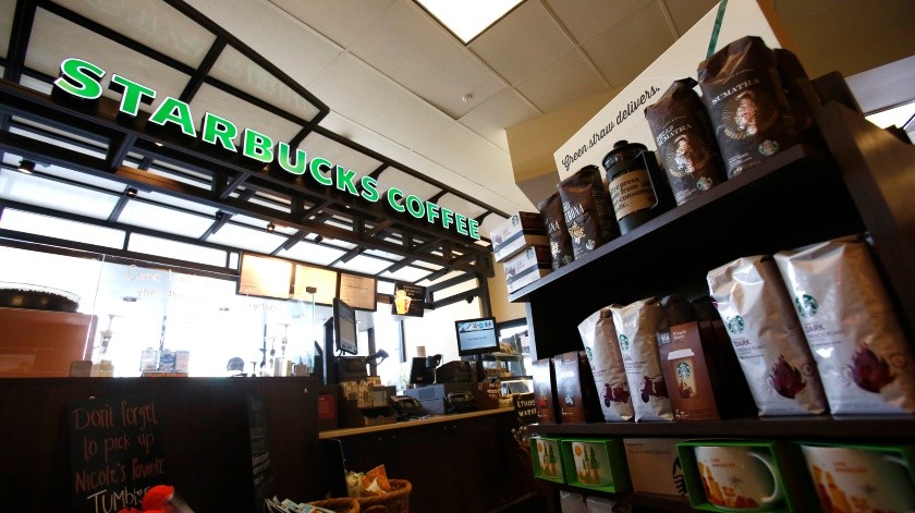 Starbucks retiró botellas de su frapuccino de vainilla tras encontrar vidrio en algunas de ellas.(Reuters)
