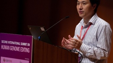 He Jiankui, el científico que fue a prisión tras afirmar que creó bebés inmunes al VIH
