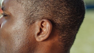 1 de cada 15 personas en el mundo sufre problemas auditivos: OMS