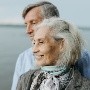Abuelitos que socializan más podría tener una vida más larga, según estudio