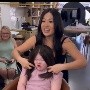 VIDEO: Así fue la reacción de una niña con síndrome de down y alopecia al recibir una peluca