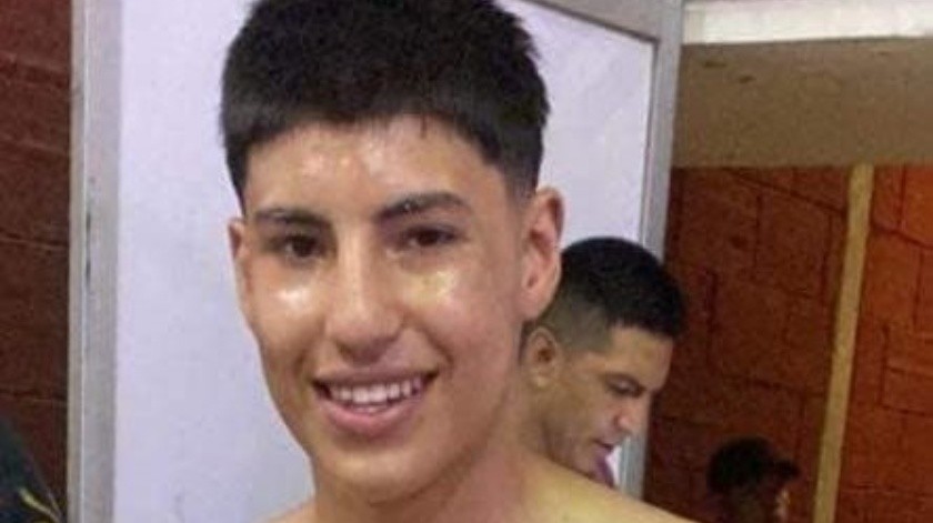 El pugilista de 18 años falleció tras recibir golpes en la nuca durante una pelea.(Twitter)