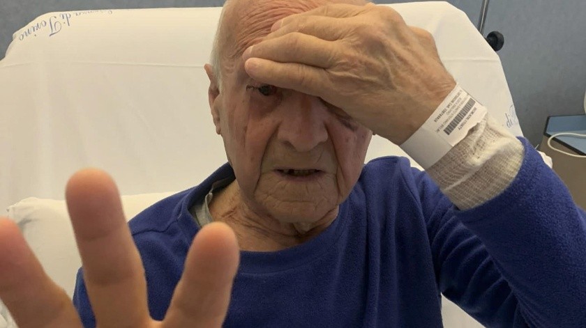 Un hombre italiano de 83 años recupera la vista gracias a una inédita reconstrucción ocular.(EFE)