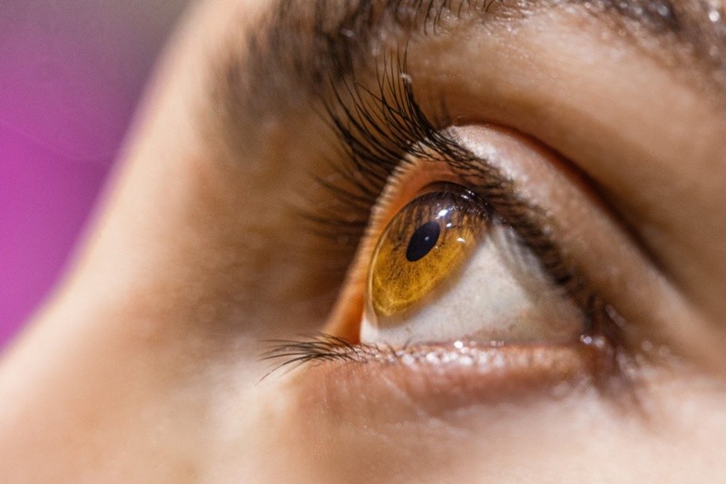  Un estudio mostró que los ojos podrían ayudar a detectar el Alzheimer antes de que comiencen los síntomas. Foto: Freepik