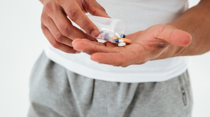 El ibuprofeno combinado con otros fármacos puede ocasionar efectos adversos o no actuar adecuadamente.(Freepik)