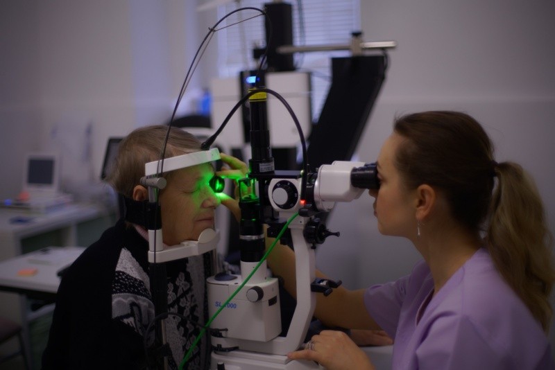 Especialistas indican la importancia de pedir una cita médica para un examen ocular si nota algún cambio en su visión. FOTO: PIXABAY 