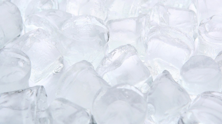 Expertos han encontrado relación entre las ganas de querer masticar hielo y la anemia.(Freepik)