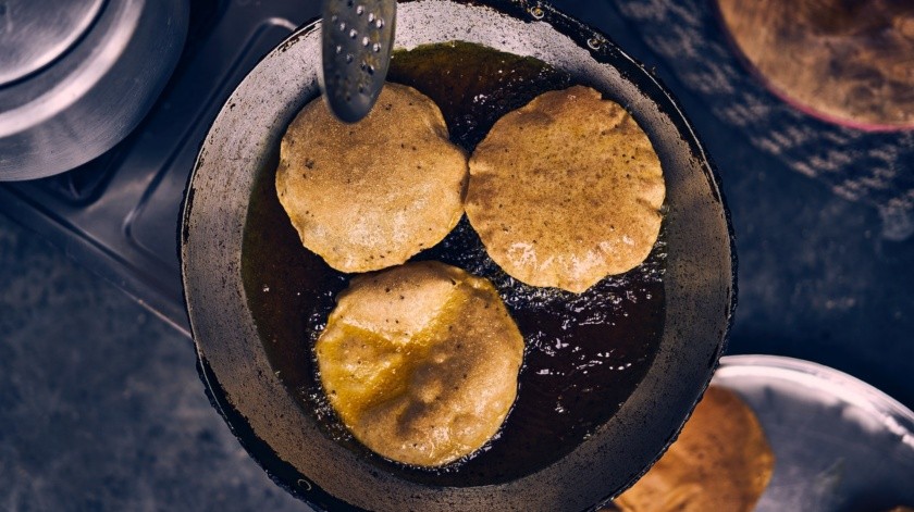 El aceite de cocina se puede reutilizar, siempre y cuando se sigan ciertas precauciones para garantizar su seguridad y calidad.(Ashwini Chaudhary(Monty)/UNSPLASH)