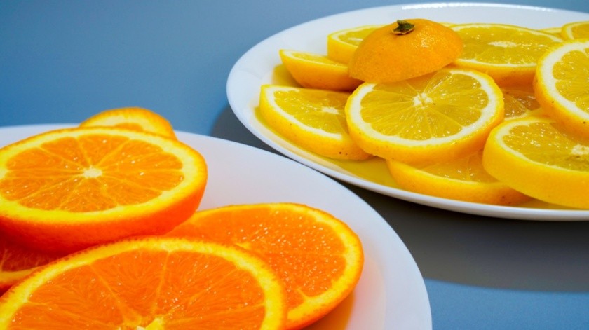 La naranja es una fruta rica en distintos nutrientes.(Foto por wirestock en Freepik)