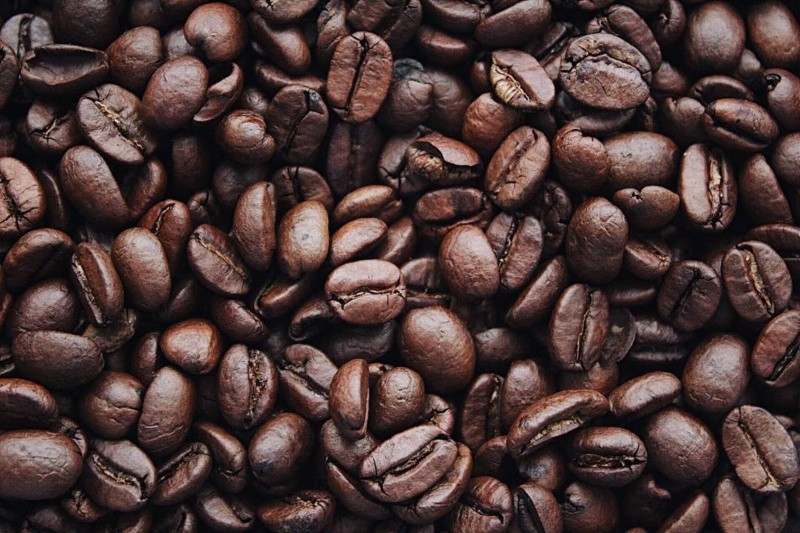 Algunas personas recomiendan utilizar café para hacer enemas y limpiar el colon. Foto de Igor Haritanovich en Pexels.  
