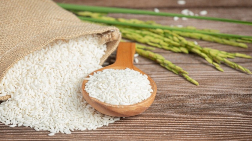 En redes sociales surgieron declaraciones sobre la venta de arroz de plástico.(Foto por jcomp en Freepik)