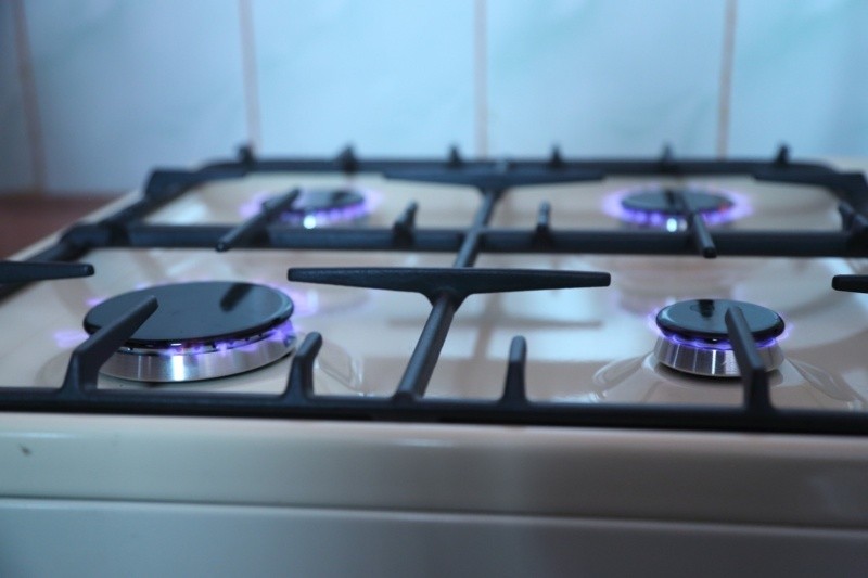La estufa puede quedar limpia de grasa y cochambre con algunos consejos.  Imagen de bou_dee en Pixabay