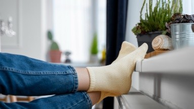 ¿Cómo limpiar los calcetines percudidos? Prueba estos dos trucos virales de TikTok