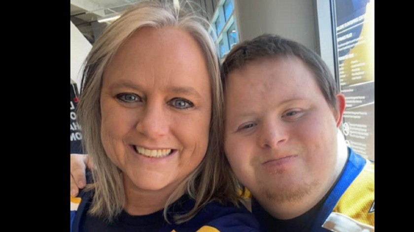La madre decidió buscar amigos para su hijo quien tiene síndrome de down.(Donna Herter en Facebook.)
