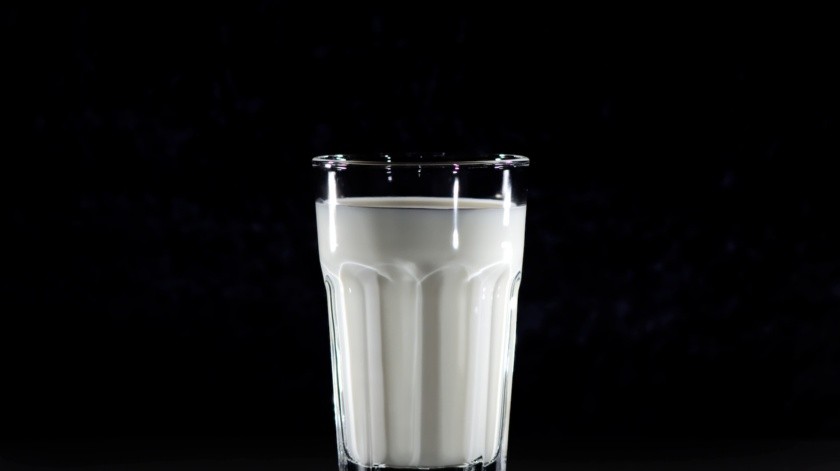 La leche proporciona una variedad de importantes nutrientes para nuestro organismo(Alexas Fotos/PEXELS)