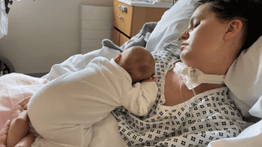 Por un tumor cerebral, madre fue puesta en coma para poder dar a luz a su bebé