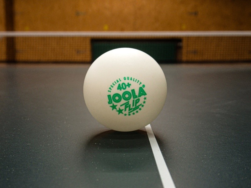  Encontraron una pelota d ping pong en su recto. La inserción de objetos en el recto, también conocida como juego anal, conlleva riesgos graves. FOTO:Ian perain/Unsplash