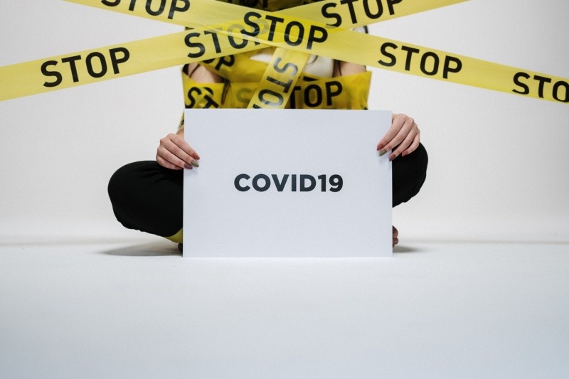 El covid fue una enfermedad que mató a millones de personas en el mundo. Foto de cottonbro studio en Pexels.  