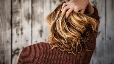 Consejos para prevenir la caspa y mantener un cuero cabelludo saludable