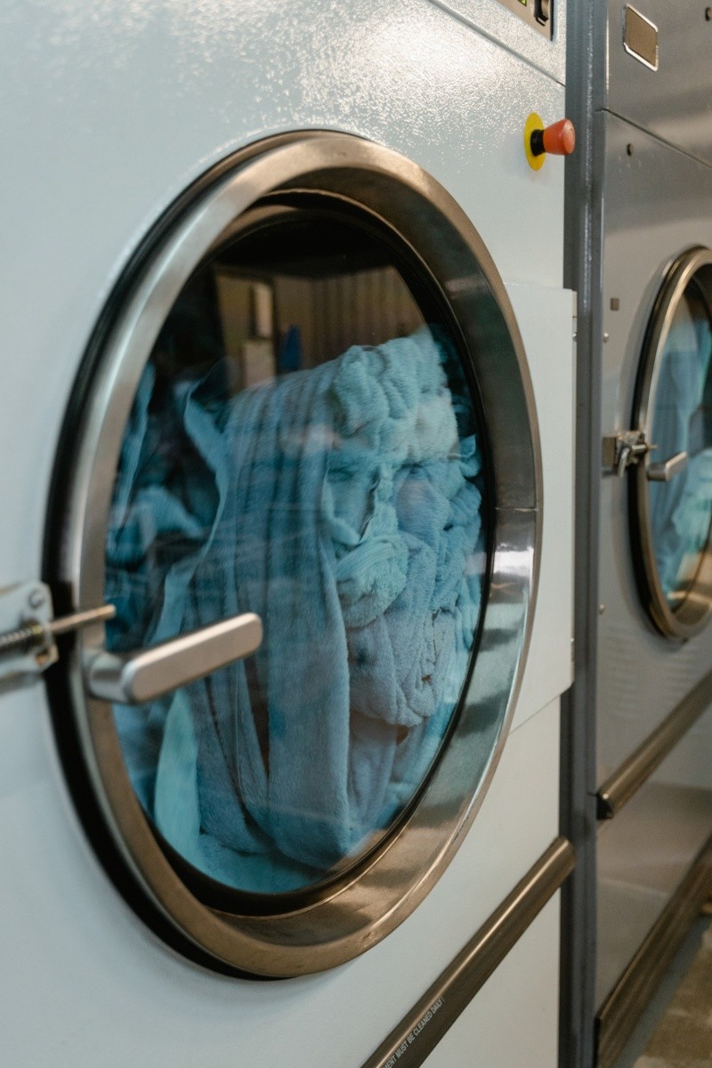 La ropa debe lavarse con cuidado para que la prenda no se dañe. Foto de Tima Miroshnichenko en Pexels.  