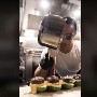 VIDEO: Chef Salt Bae viraliza las redes al publicar hamburguesas de aguacate