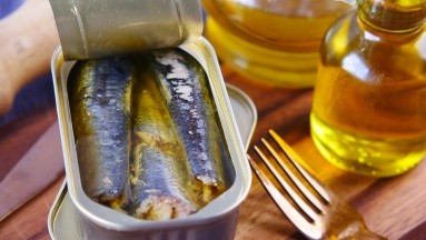¿Los huesos o espinas de las sardinas tienen nutrientes?