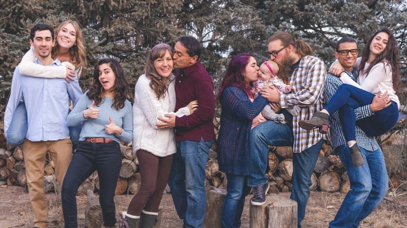 Si la familia es numerosa deben tener buenos lazos familiares.(Foto de Craig Adderley.)