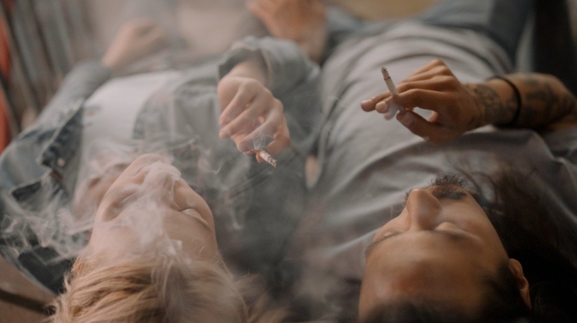 El cigarrillo puede aumentar el riesgo de sufrir enfermedades pulmonares.(CottonBro Studio.)