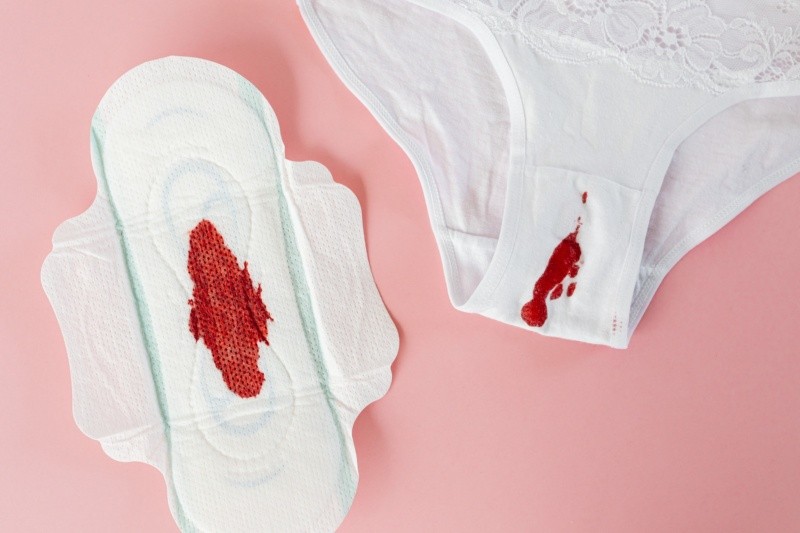 De acuerdo con el estudio, mujeres con ciclos menstruales más largos tenían mayor probabilidad de padecer arritmia.FOTO:Karolina Grabowska/PEXELS 