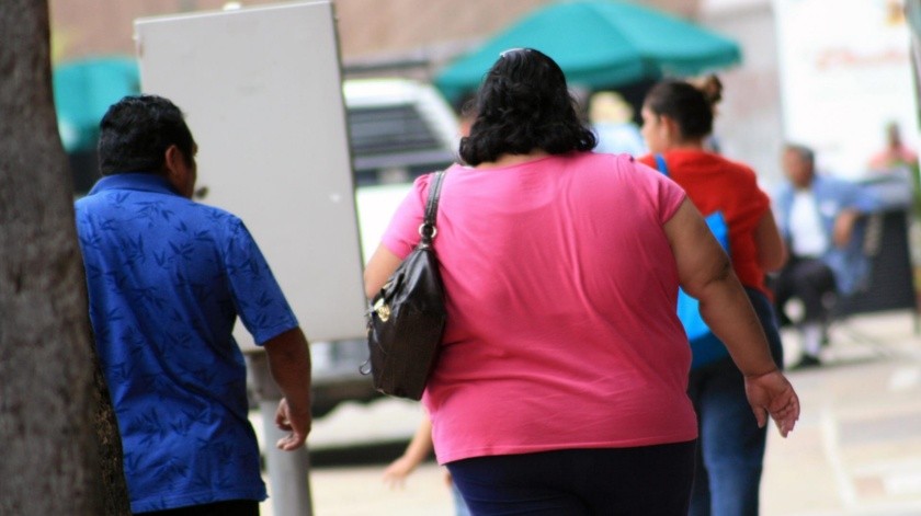 La obesidad es una enfermedad y el espejo fue clave en un experimento para apoyar la salud mental de estas personas.(EFE.)