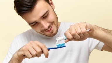 ¿Qué pasa cuando solo te cepillas los dientes una vez al día?