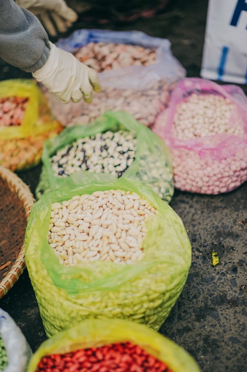 Algunos granos se catalogan como legumbres y es uno de los alimentos que se pide comer a diario.Foto de Min An en Pexels.  
