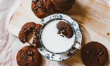 Disfruta de un delicioso postre: Brownies de cookies and cream