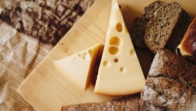 ¿Es malo para la salud consumir queso diariamente?