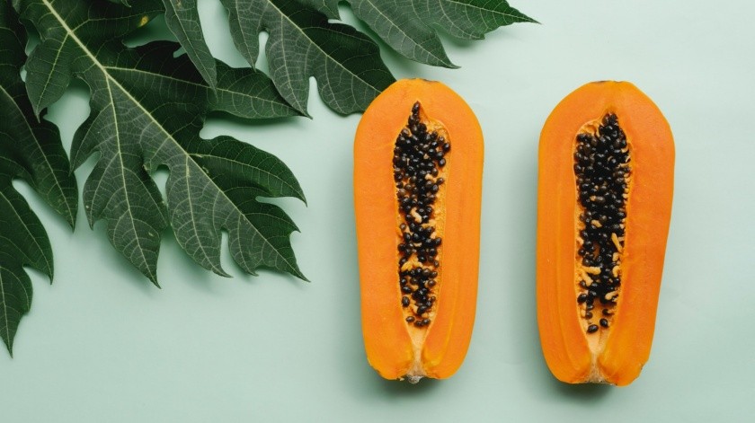 La papaya por dentro es de color naranja.(Foto de Any Lane en Pexels.)