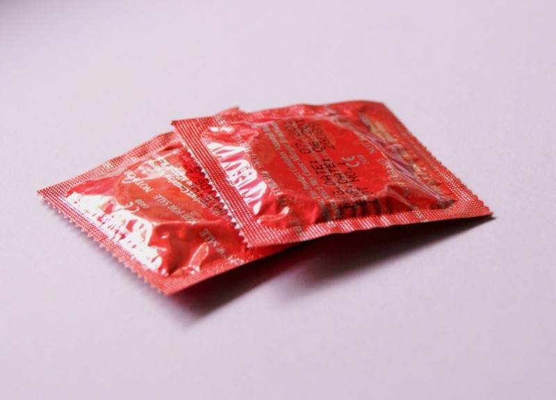 Las ETS se pueden prevenir con el uso del preservativo. Anqa from Pixabay.