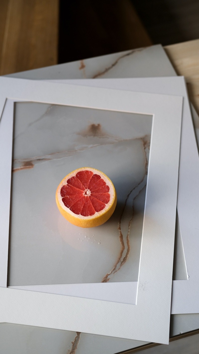 La toronja contiene vitamina C, pero la FDA advierte su consumo con algunos medicamentos. Foto de Milada Vigerova en Pexels. 