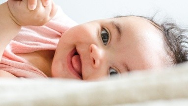 El deseo de tener una niña: Examinando teorías y prácticas para influir en el sexo del bebé