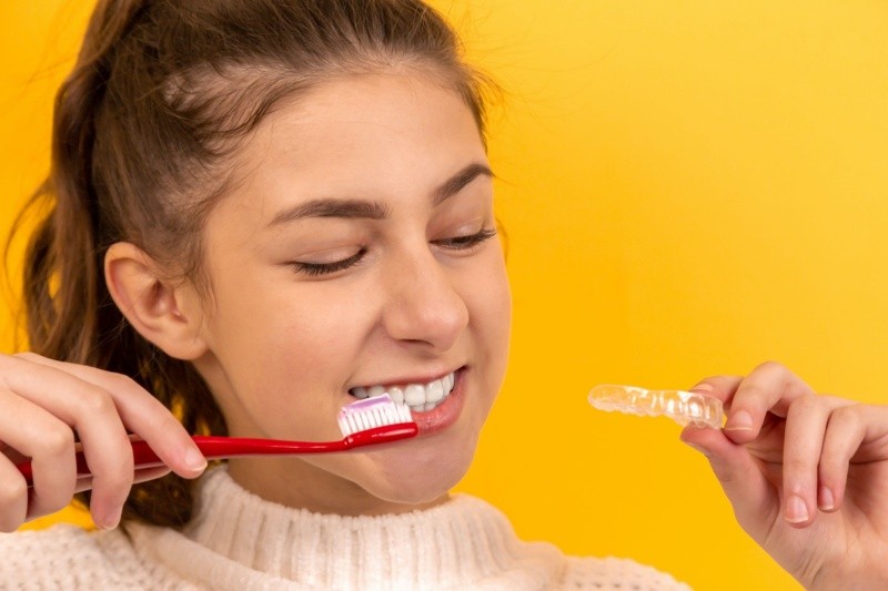 Mantener una buena higiene bucal y visitas periódicas al dentista, es fundamental para mantener una salud bucal. óptimaPolekhina/UNSPLASH 