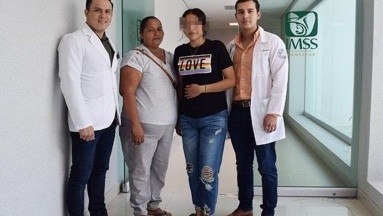 Retiran tumor de más de 10 kilos a una joven de 16 años en el IMSS